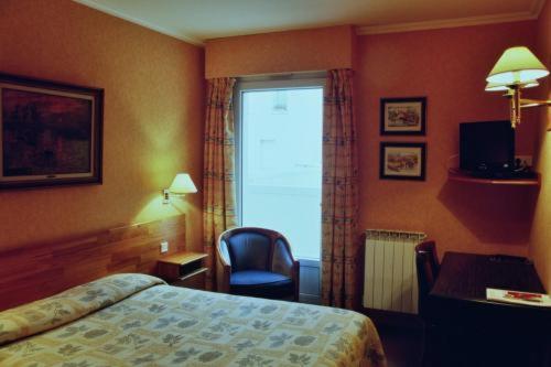 Hotel Sully Ножан-ле-Ротру Номер фото